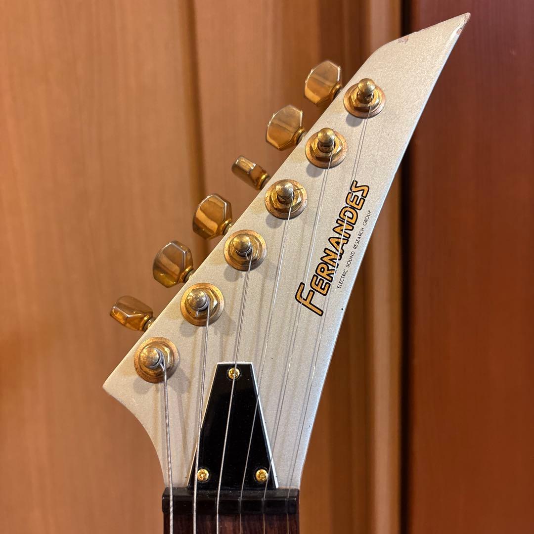 【たっちです】FERNANDES ゴールドパーツ仕様 トレモロアーム付