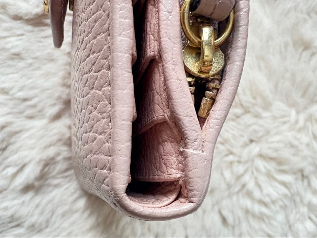 GGロゴ ピンクレザー 二つ折り財布