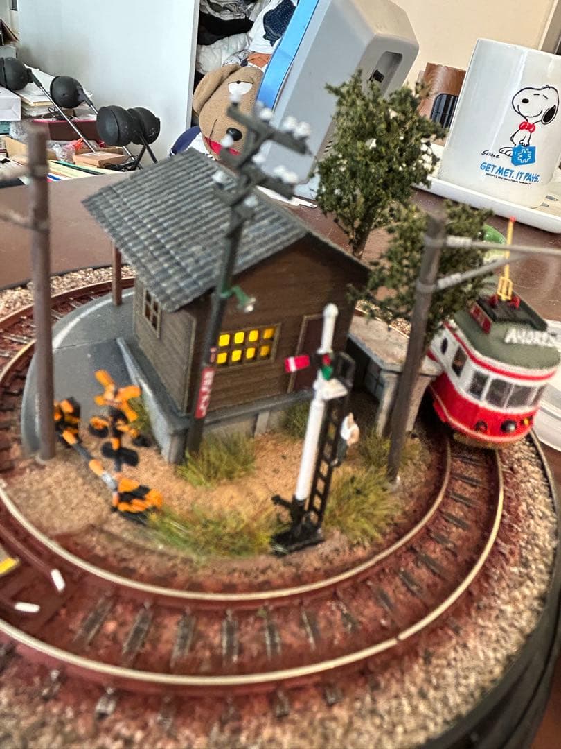 極小ジオラマ・レイアウト完成品 電池内蔵自走電車付き