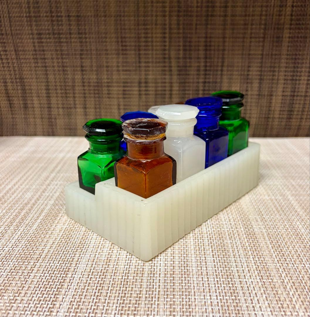 戦前 歯医者 薬瓶 ミルクガラス 薬瓶台 セット ① - メルカリ