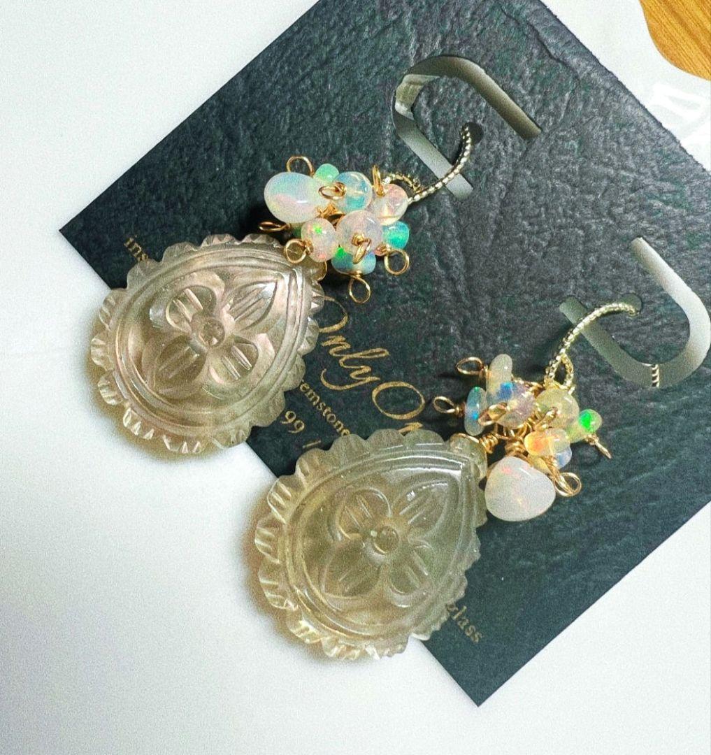 みっちゃん様専用です。フラワーカービングピアス ダブレット