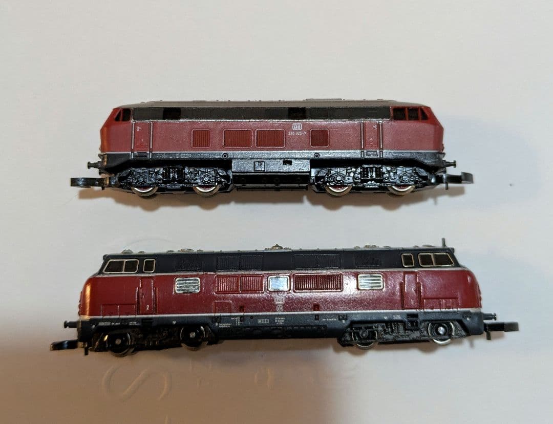 Zゲージディーゼル機関車2両セット