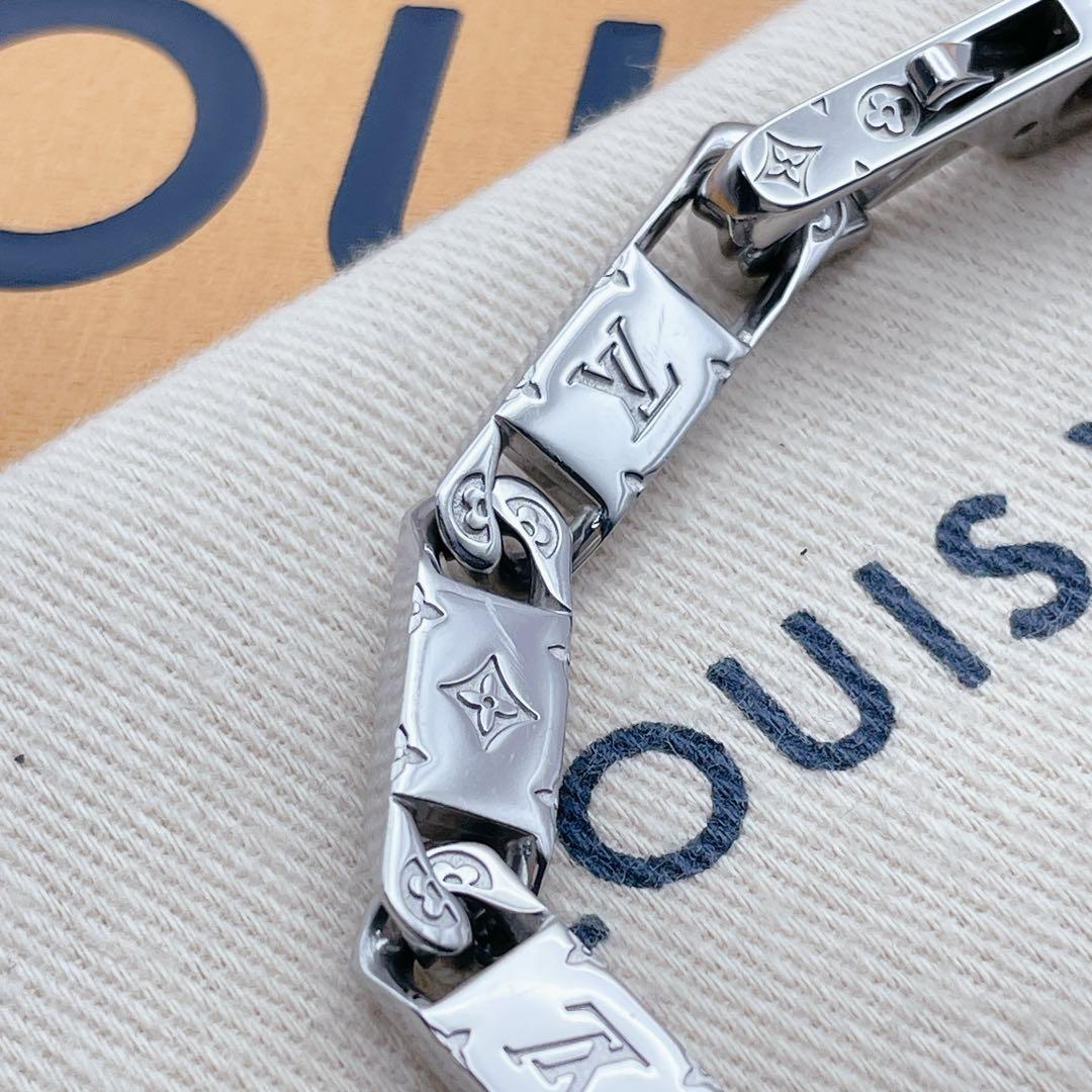 LOUIS VUITTON ブレスレット　プレート　タイドアップ　モノグラム