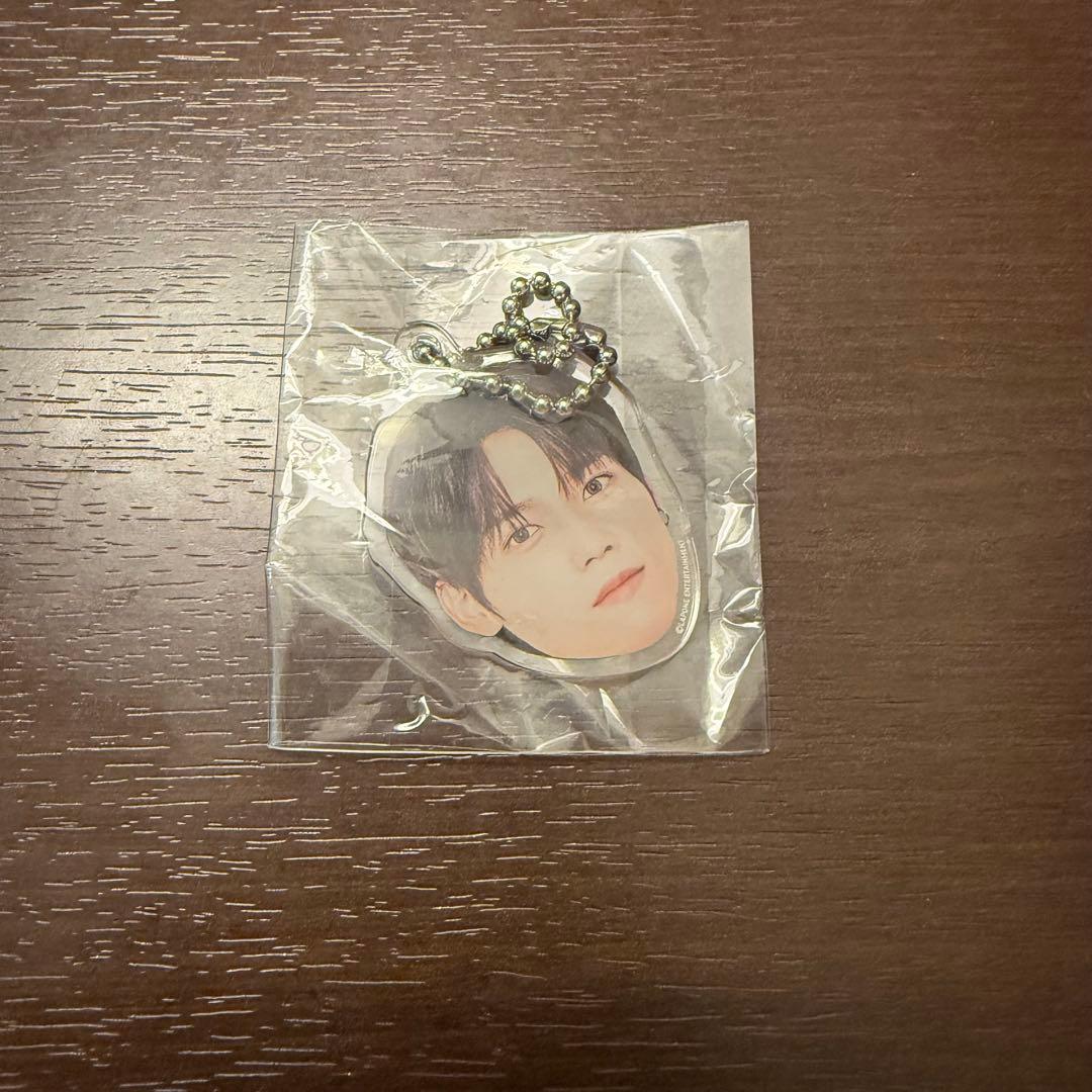 INI 顔 アクキー ガチャ 西洸人