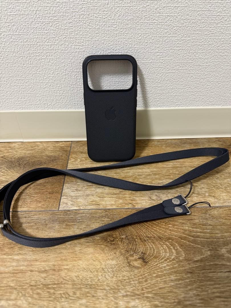純正品】iPhone17ProMagsafe対応ケース&クロスボディストラップ