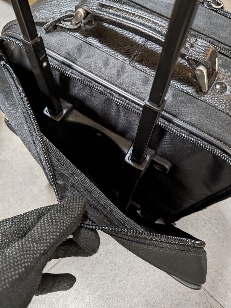 PRADA キャリーバッグ 三角ロゴ ブラック ナイロン 黒