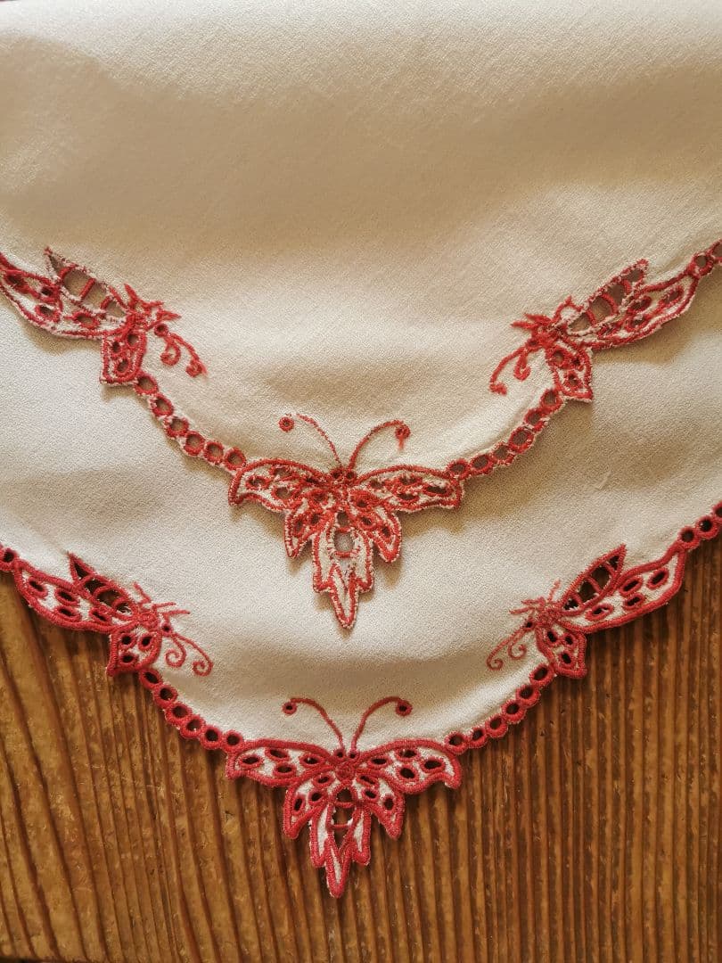 アンティークフランス オープンカットワーク パピヨン∞赤糸刺繍 縮緬