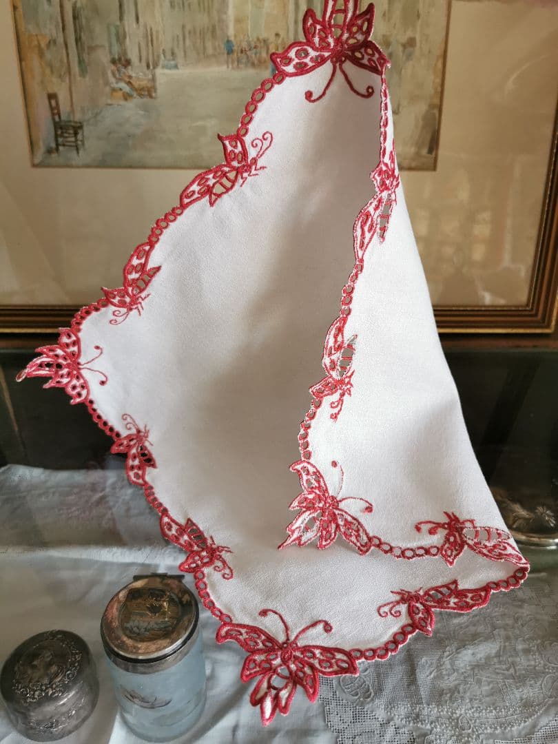 アンティークフランス オープンカットワーク パピヨン∞赤糸刺繍 縮緬