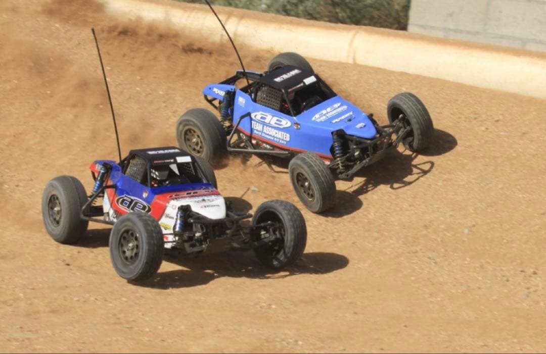 Associate SC10B アソシエイテッド バギーチャンプ トマホーク