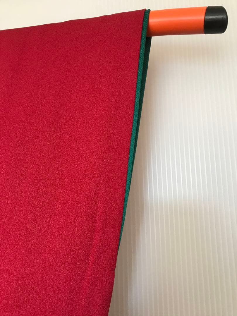 振袖 超美品 正絹 金糸と色刺繍 個性的 絞り柄