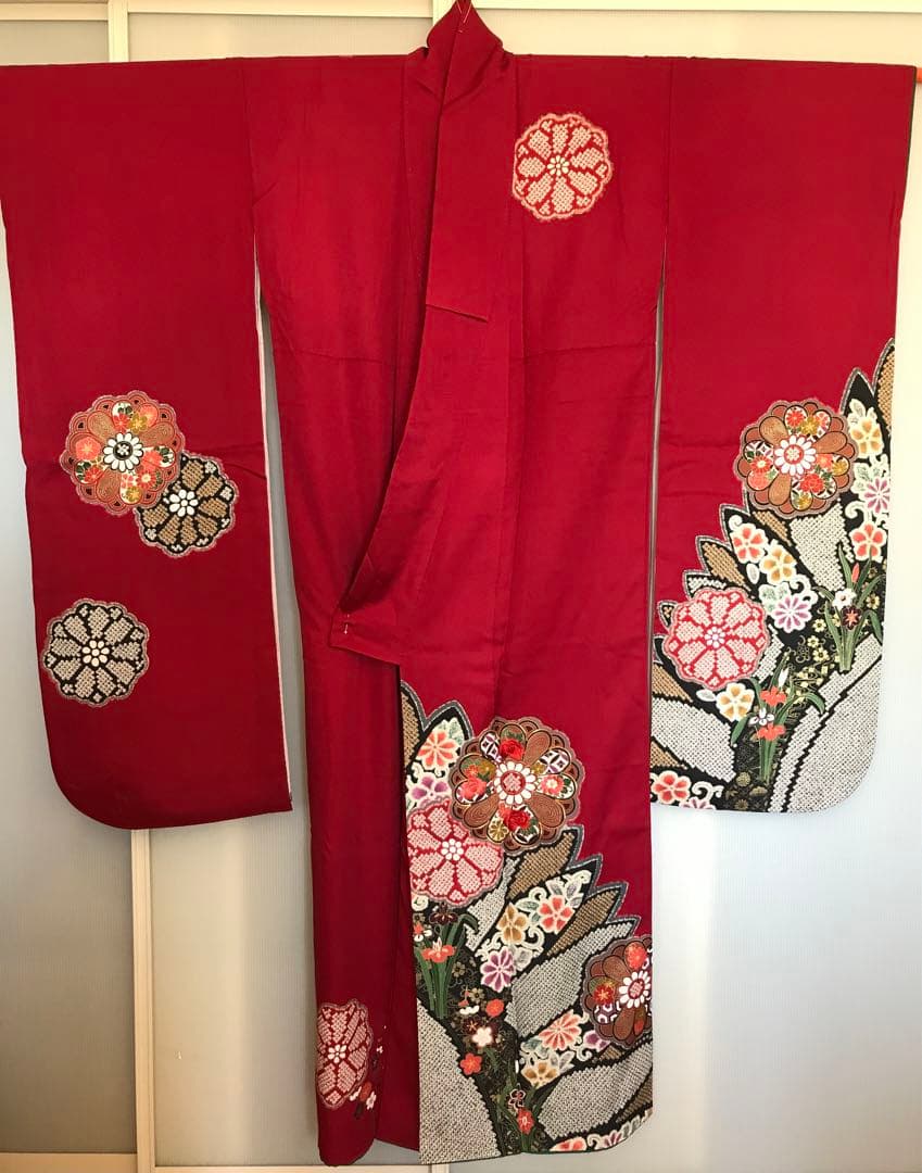 振袖 超美品 正絹 金糸と色刺繍 個性的 絞り柄