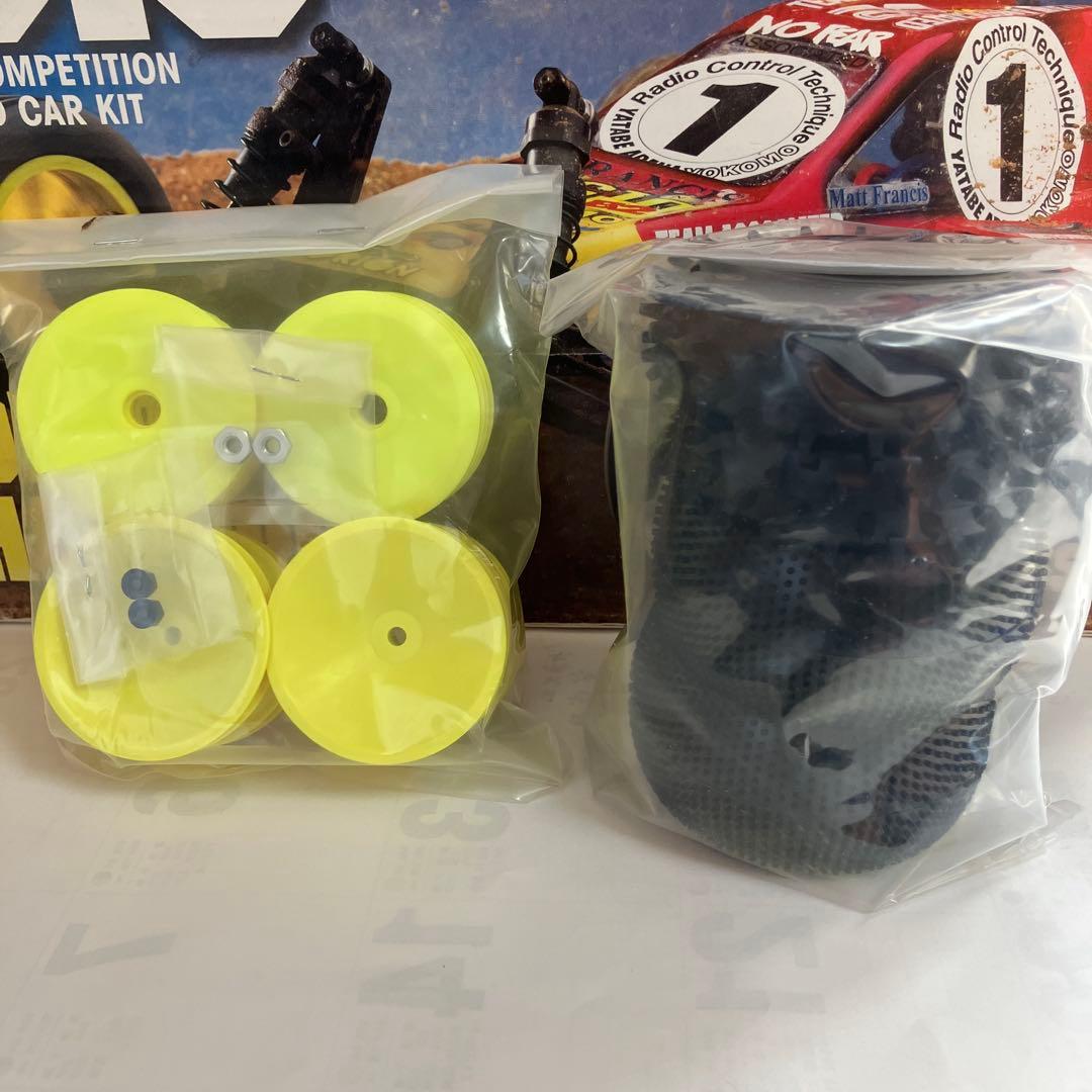 Team Associated RC10 B2 2WDオフロードカーキット