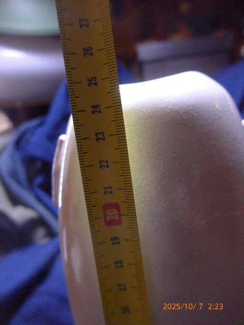 萩焼で人気陶芸家の新庄貞嗣氏の萩花入です。未使用品です