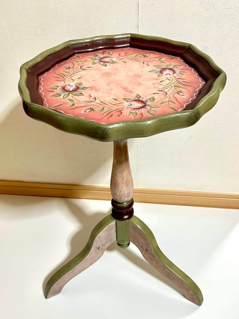 ワインテーブル サイドテーブル カフェテーブル バラ 木製 ねこ足3本足 ワインテーブル サイドテーブル カフェテーブル バラ 木製 ねこ足3本足