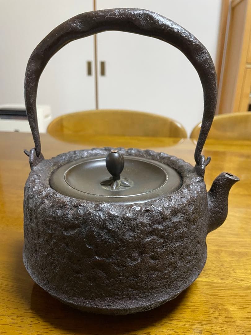 龍文堂 鉄瓶 岩肌道安形 胴横銘 1.5リットル