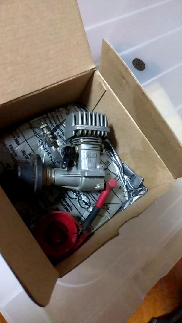 京商　エンジンラジコン