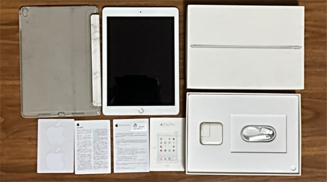 APPLE iPad Pro 9.7インチ WI-FI 128GB /ケース付き