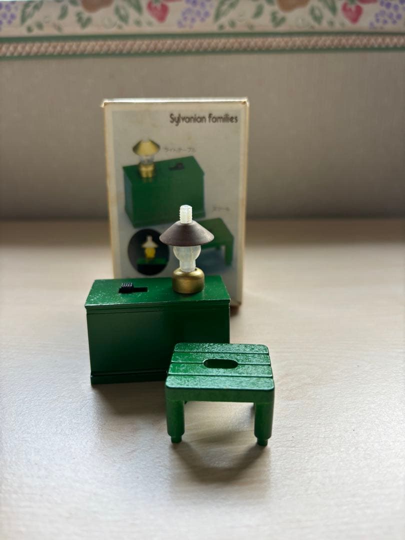 シルバニアファミリー】初代ハウス 緑の家具&陶器食器セット1985年