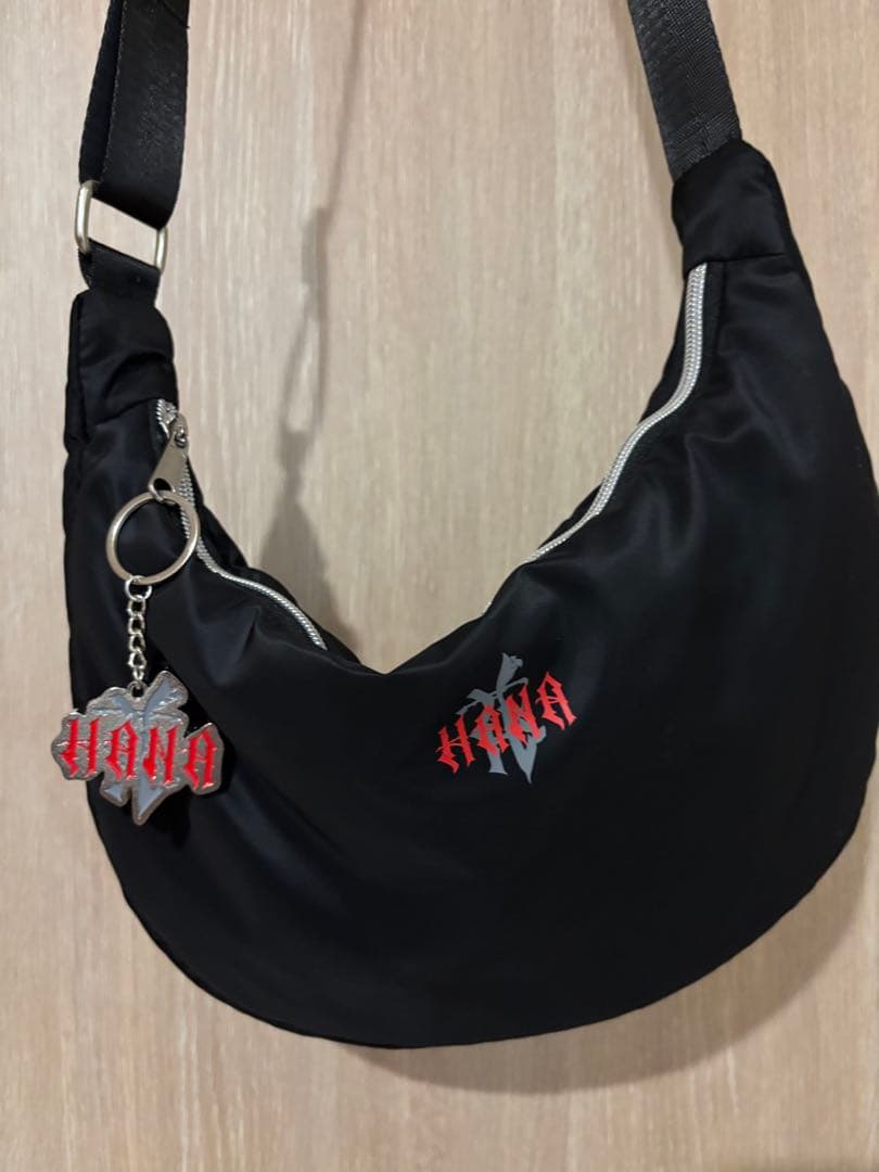 HANA ロゴラウンドバッグ HANAロゴキーホルダー - メルカリ