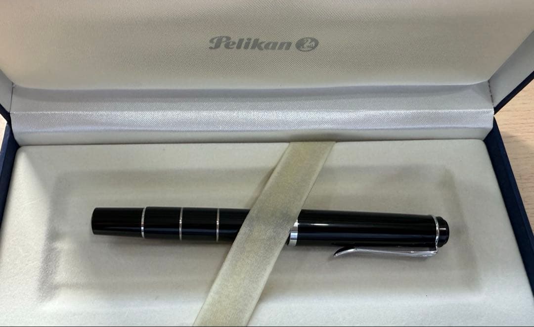 Pelikan ブラック 万年筆 ケース付き ペリカン 万年筆 ペンケース」の