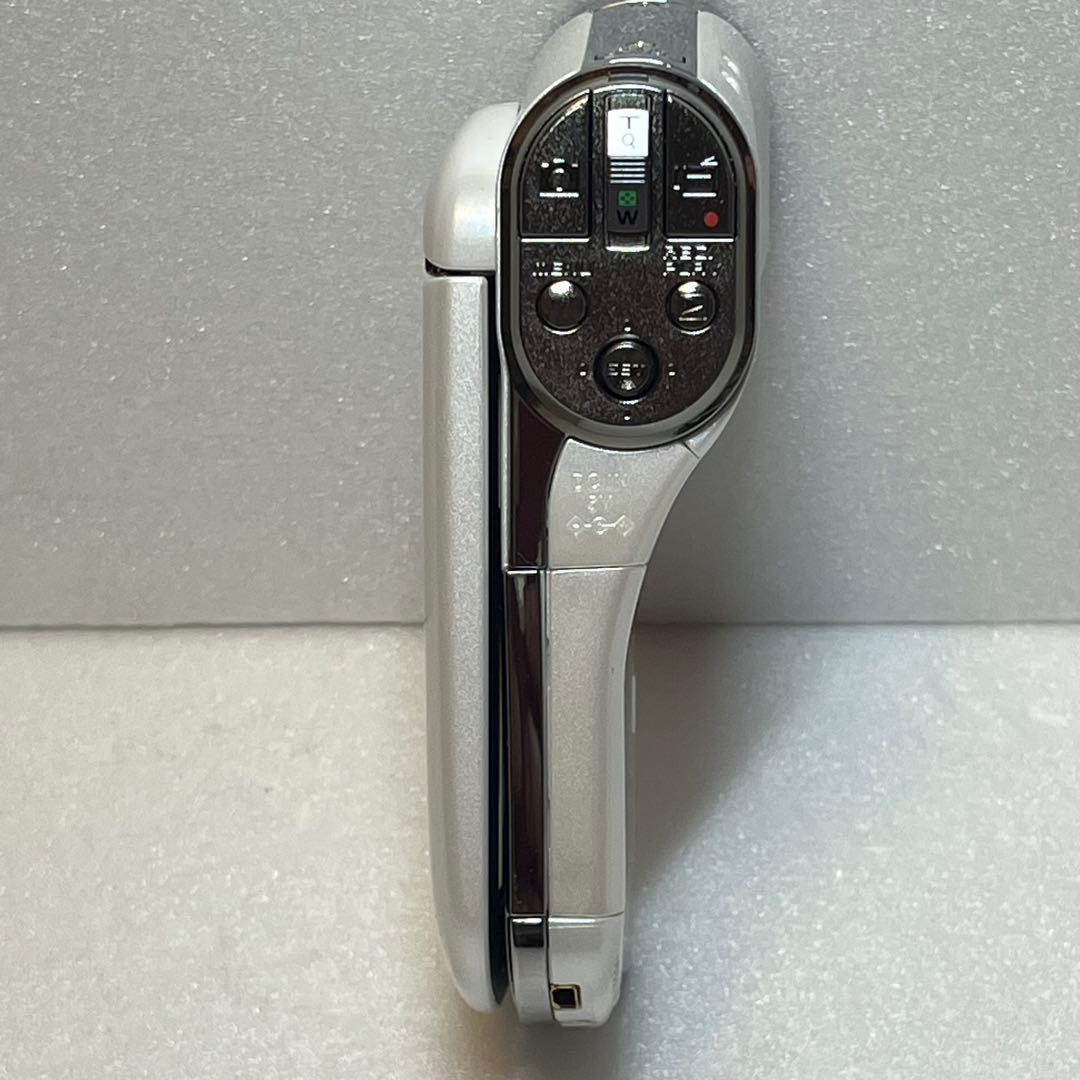 ☆極美品☆SANYOデジタルムービーカメラXacti DMX-CG100ホワイト