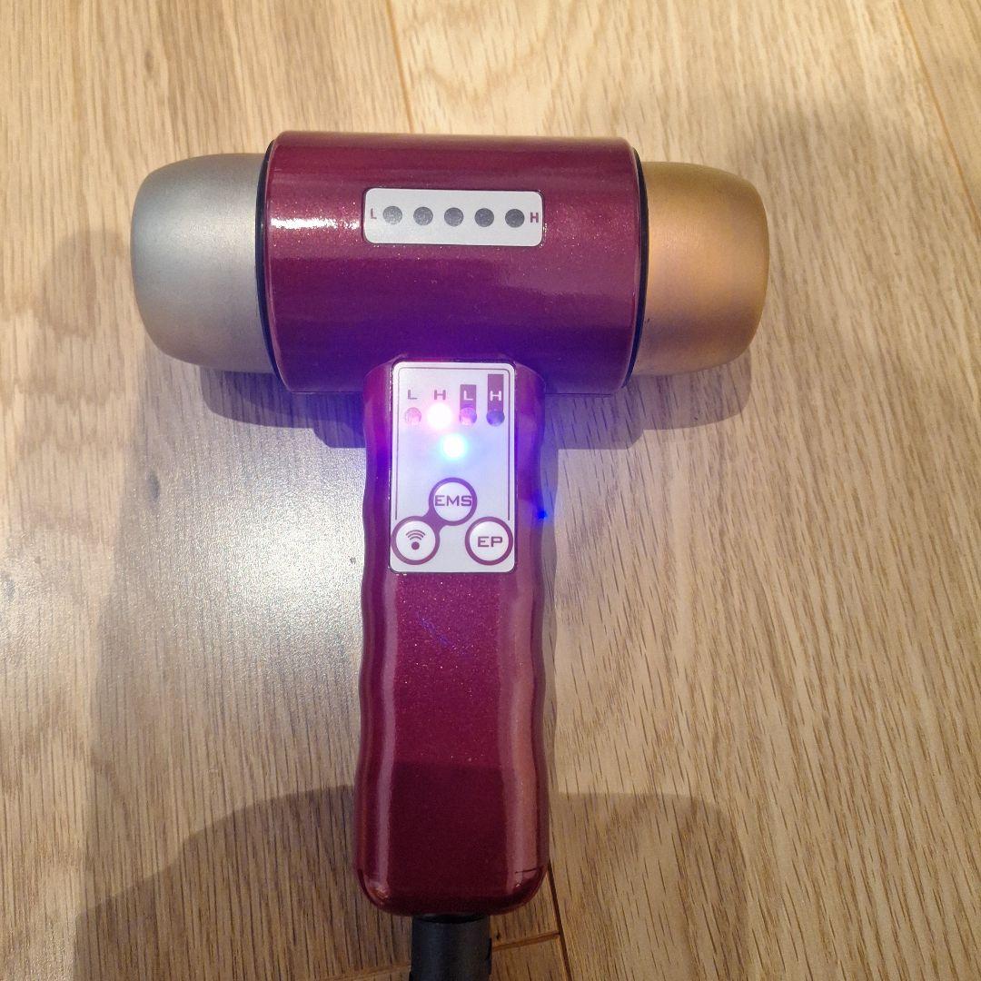 T-MAGIC ティーマジック　赤　美顔器 ミヤコケミカル 小顔 たるみ引き上