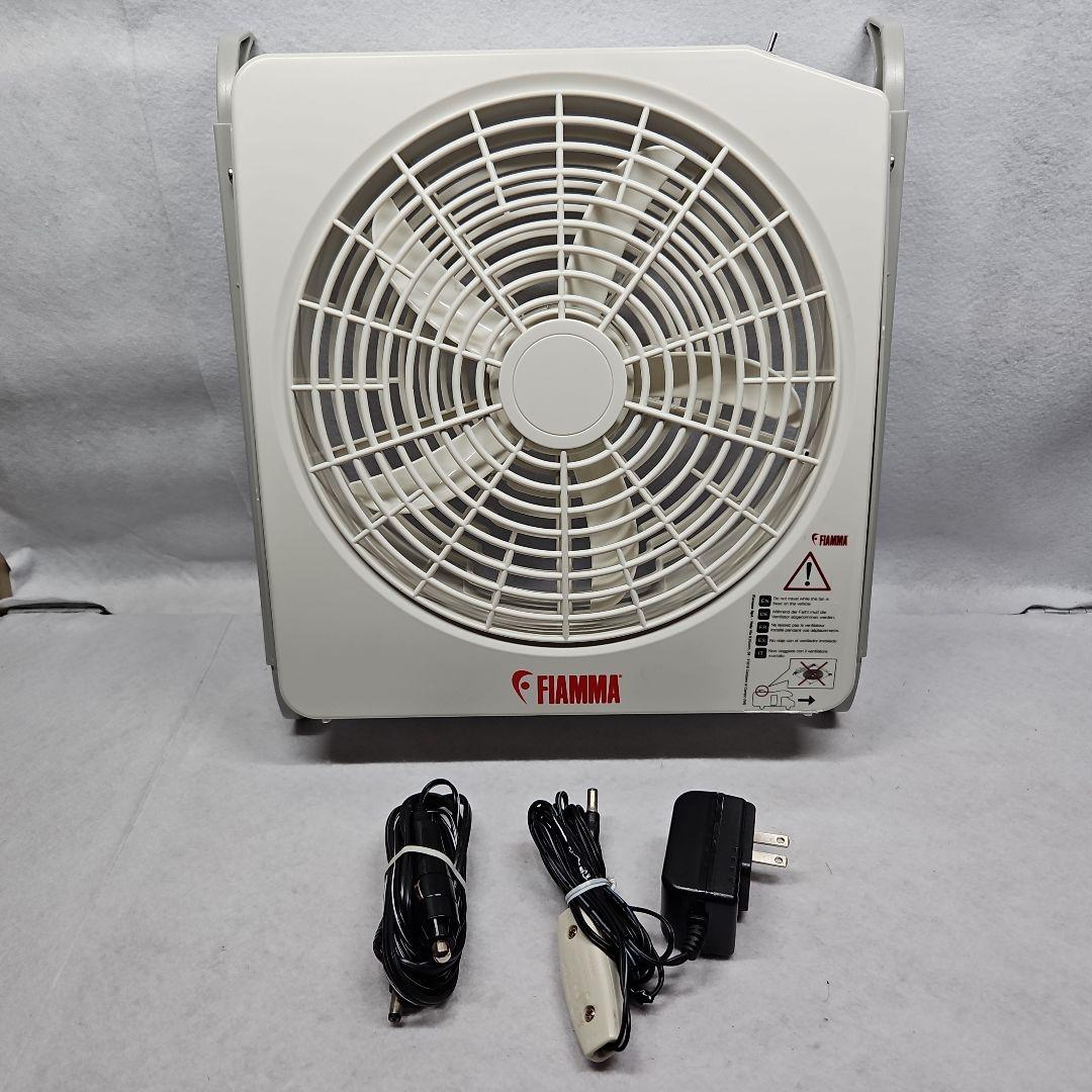 FIAMMA 吸排換気ファン DC12V 乾電池 の2電源