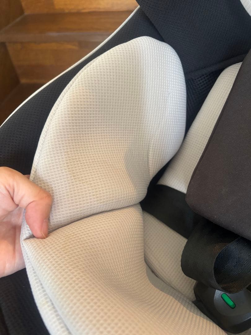 Combi クルムーヴ　ISOFIX回転式チャイルドシート ブラック