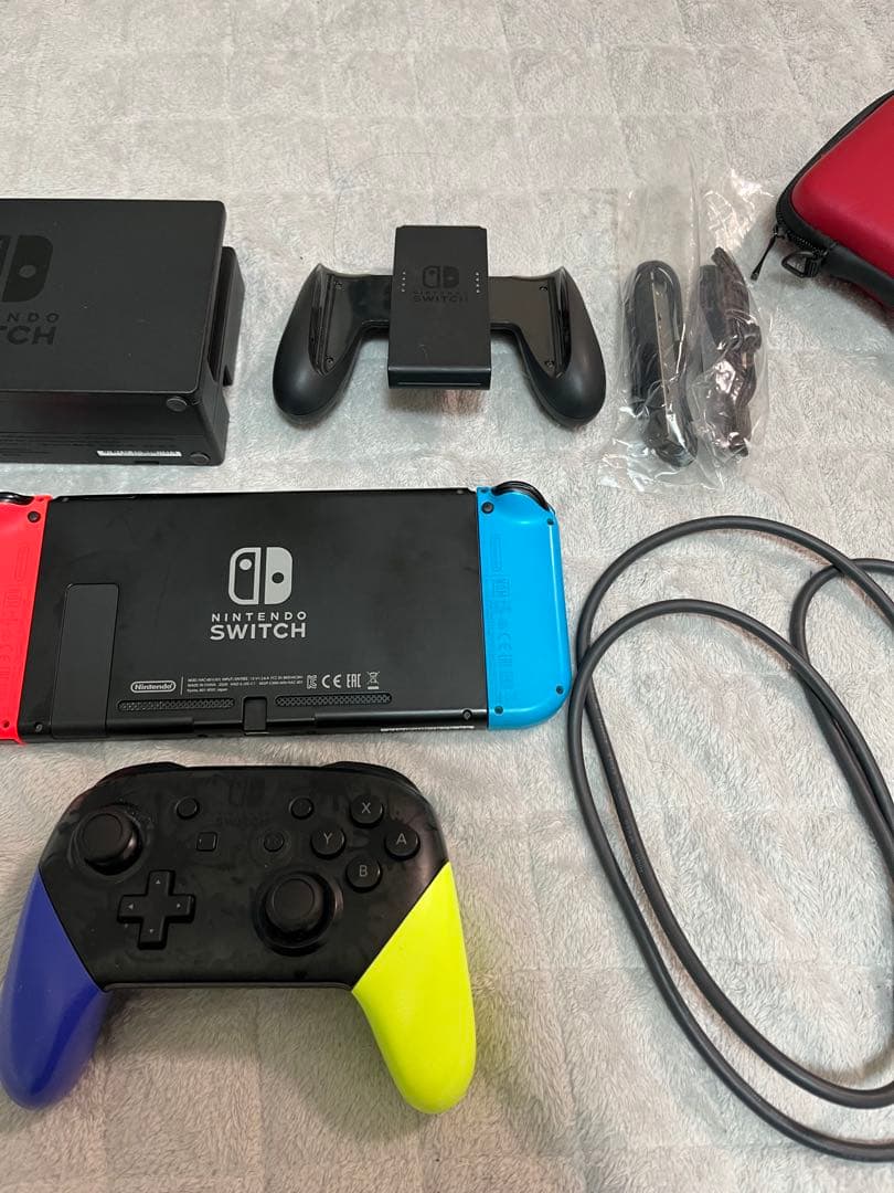 【早い者勝ち】Nintendo Switch プロコン　持ち運びケース付き