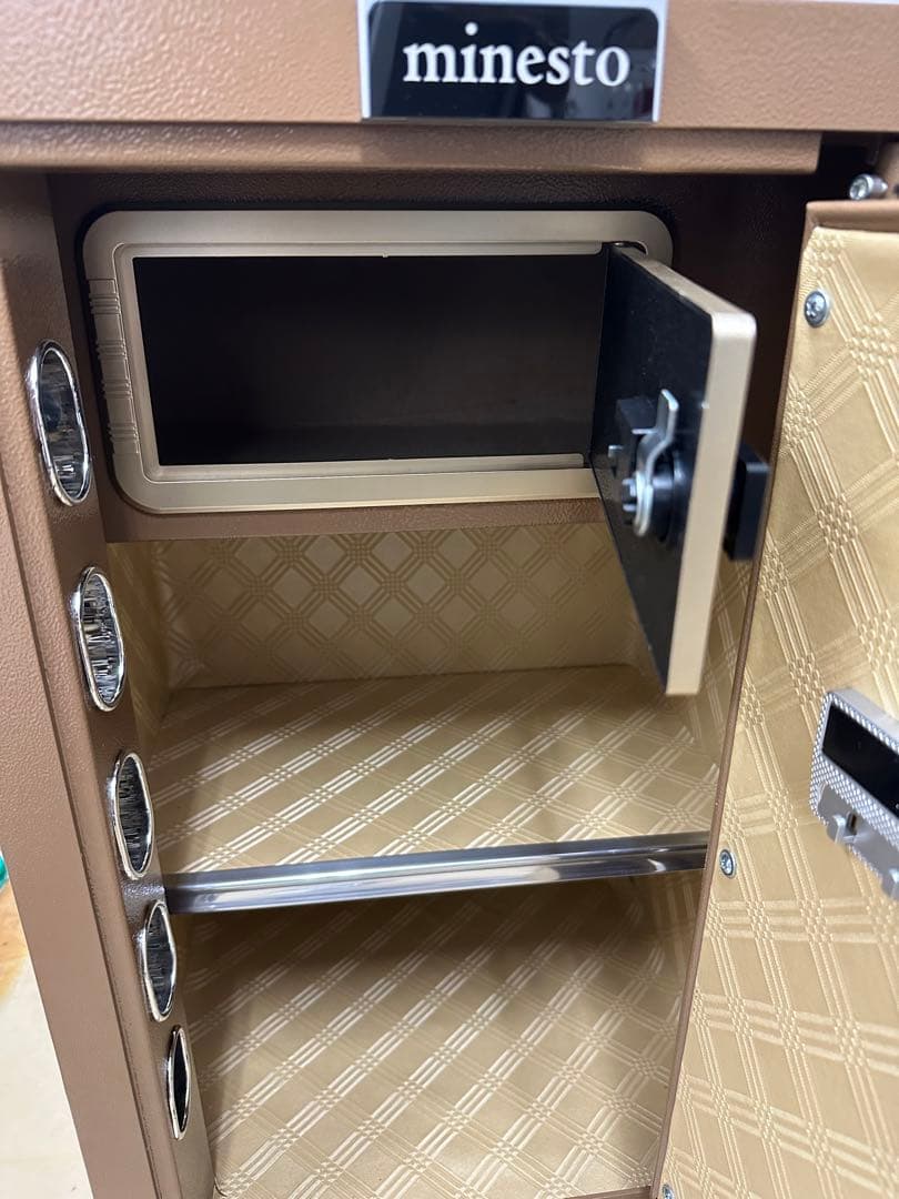 ☆未使用☆ Minesto 耐火金庫 ダイヤル式電子ロック付き 大容量