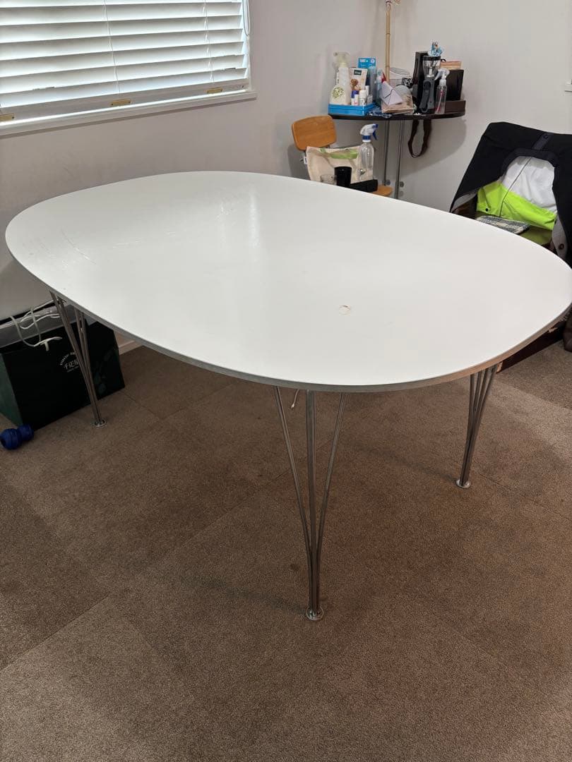 かつおぶし Fritz Hansen 楕円形ダイニングテーブル