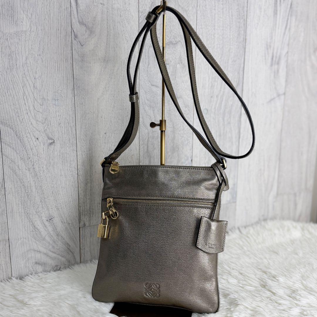 LOEWE ロエべ アナグラム パドロック レザー ショルダーバッグ ゴールド