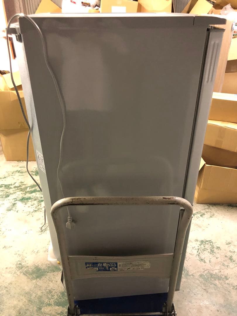 8r57 2017年製 137L 冷蔵庫 SJ-D14C-S 一人暮らし 単身用