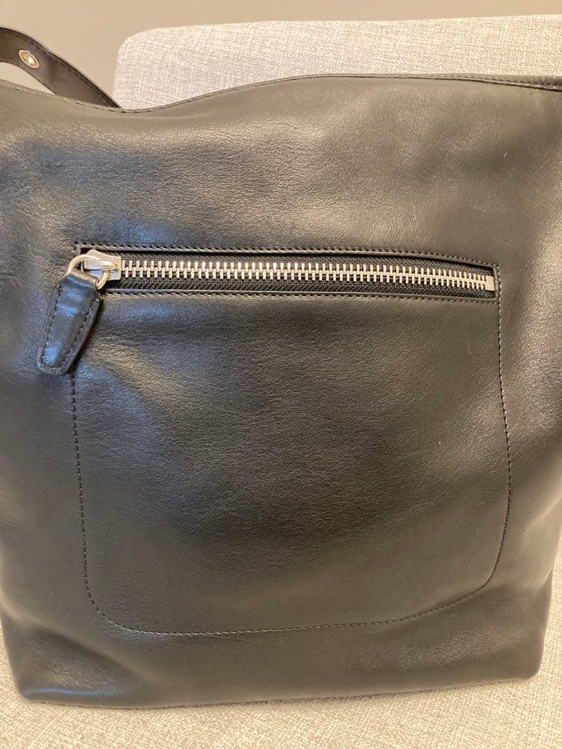 COACH ブラック ショルダーバッグ タッセル付き