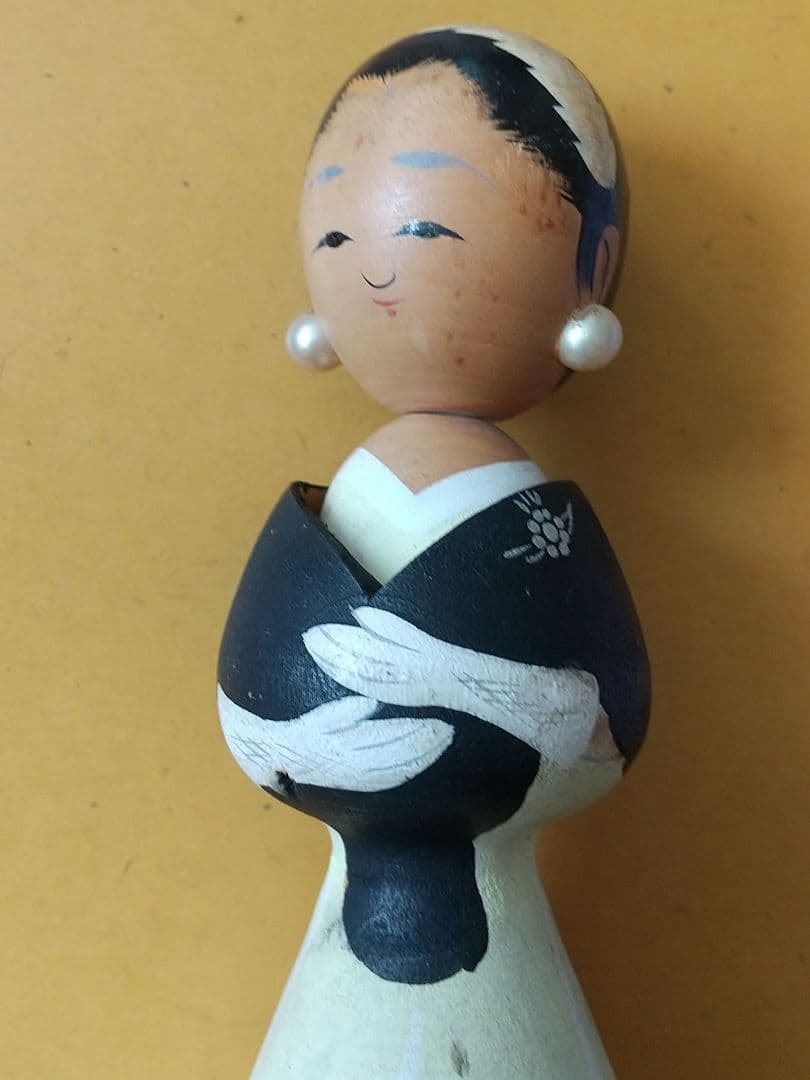 皇太子妃美智子さまこけし人形」と「皇室読本」（講談倶楽部昭和34年2