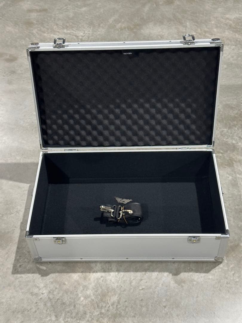 THUG CLUB （サグクラブ） 限定ジェラルミンケース