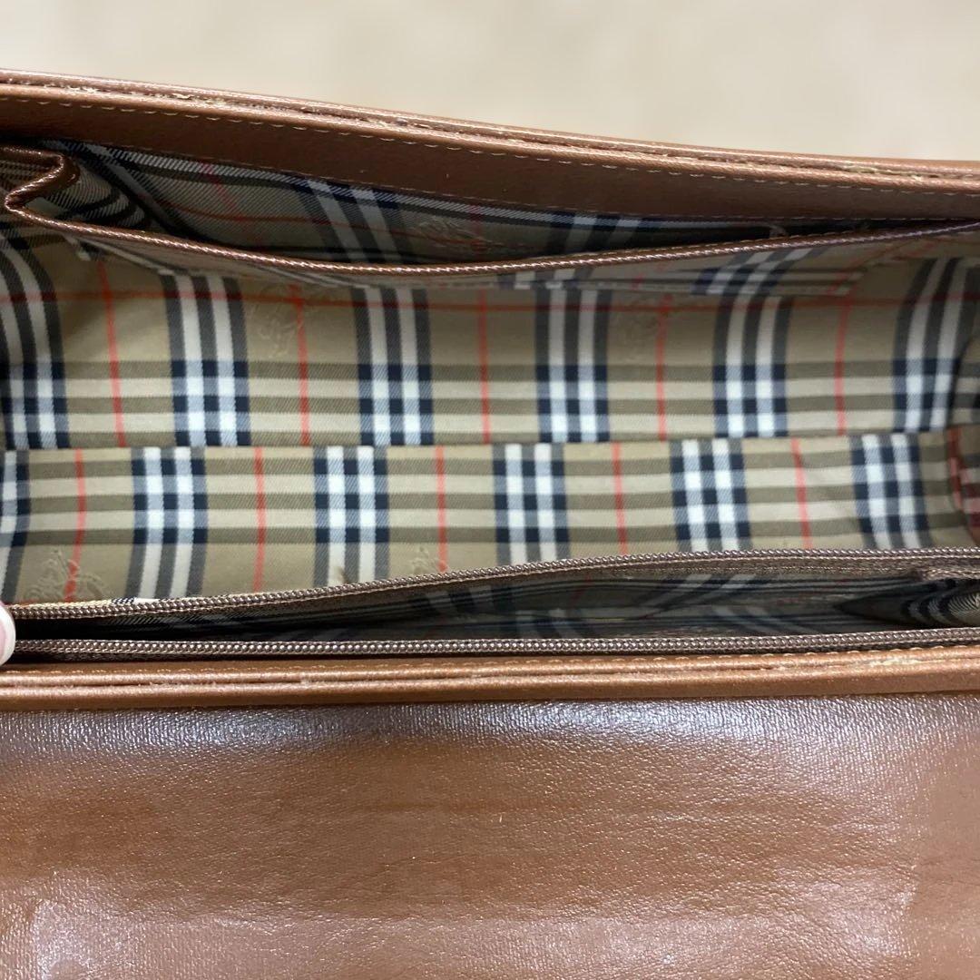 Burberry ブラウンレザー フラップレトロ　ハンドバッグ
