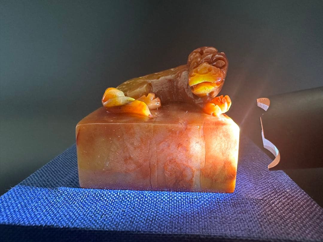 111 紅石瑞獣ラオス石手彫り篆刻書道印材落款遊印雅号 箱付き