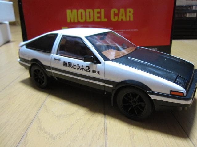 1/18トヨタ AE86 藤原とうふ店 ミニカー イニシャルD 頭文字D