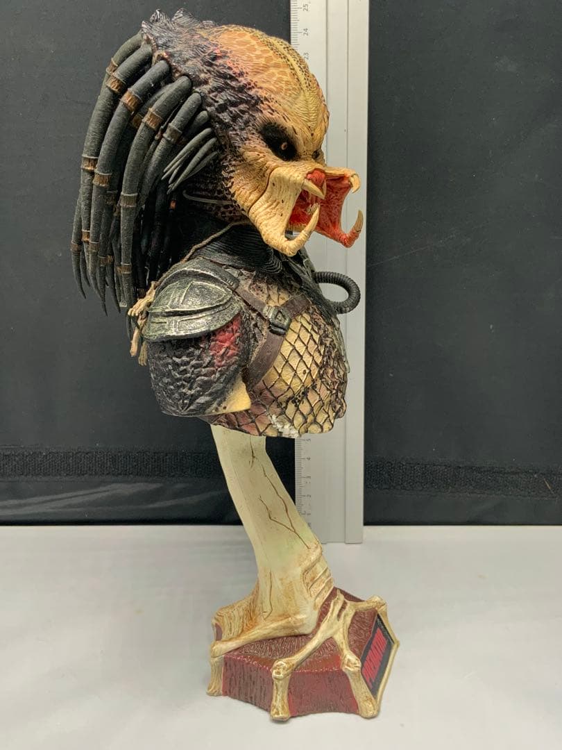 プレデター　置物　送料込み価格❣️