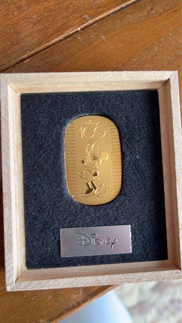 ディズニー100周年記念 ミニーマウス 金メダル ディズニー100周年記念 ミニーマウス 金メダル ディズニー100周年記念
