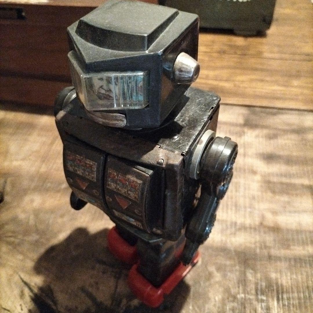 ロボット　ブリキ