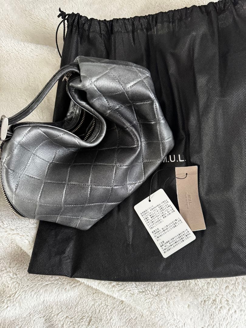 【美品】M.U.L. シルバー キルティング ハンドバッグ