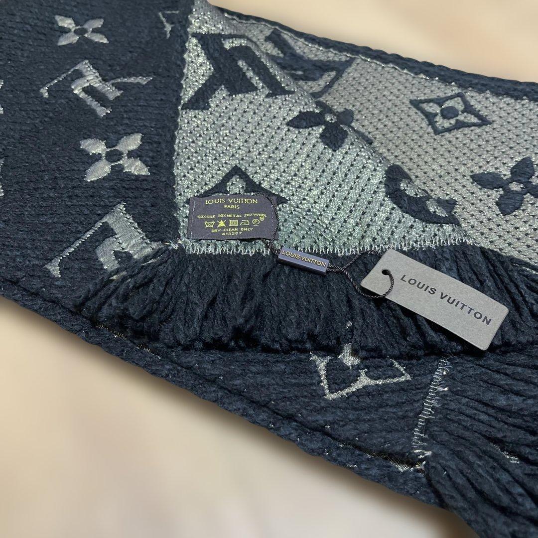 Louis Vuitton ゴールドロゴマフラー タグ付き ノベルティ - メルカリ