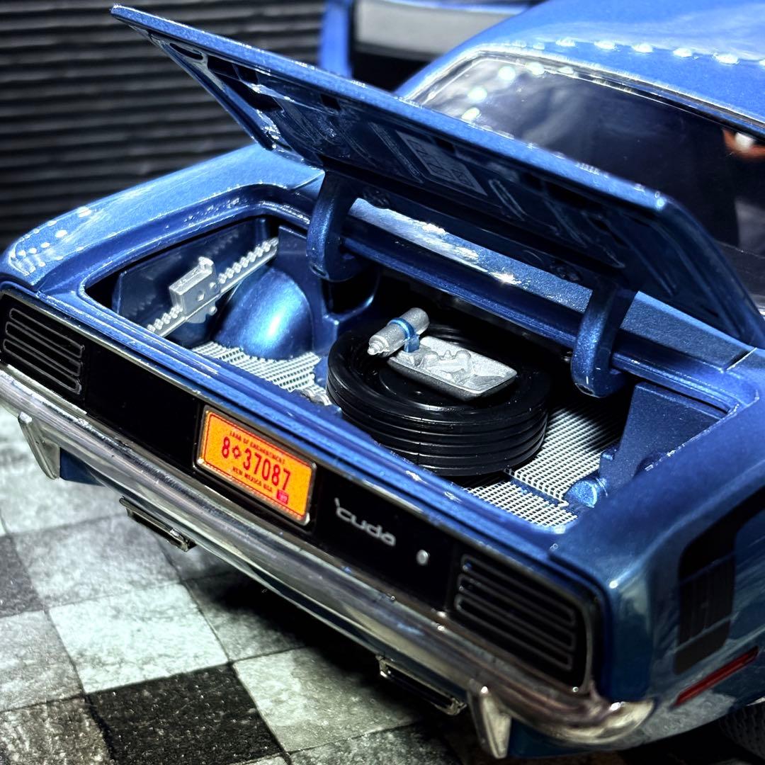 国内未入荷 1/18 HIGHWAY61 プリムス HEMI クーダ 1970