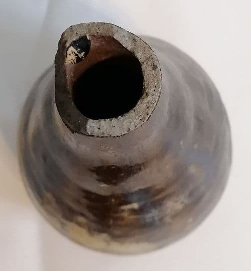 古唐津　飴釉徳利(首欠け)