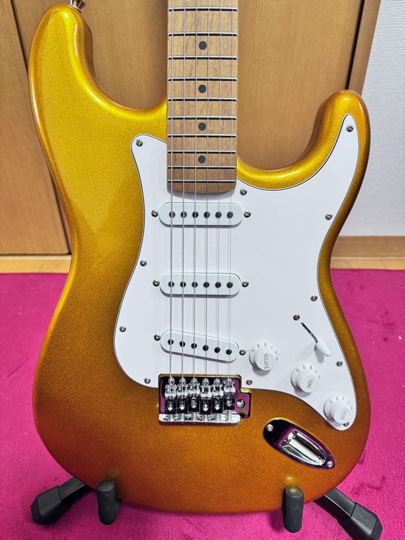 PLAYTECH ストラトキャスター Gold カーボナイズドメイプルネック