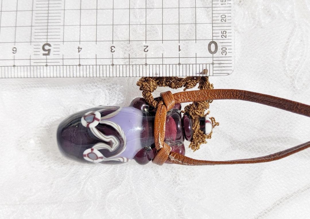 吉田正子トンボ玉（貳拾漆） 「瓶型」皮ひもネックレス ガラス玉に込め