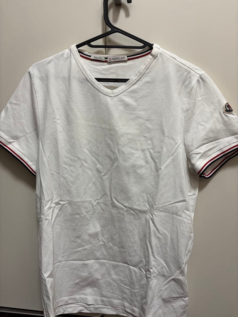 MONCLER ホワイト Vネック Tシャツ