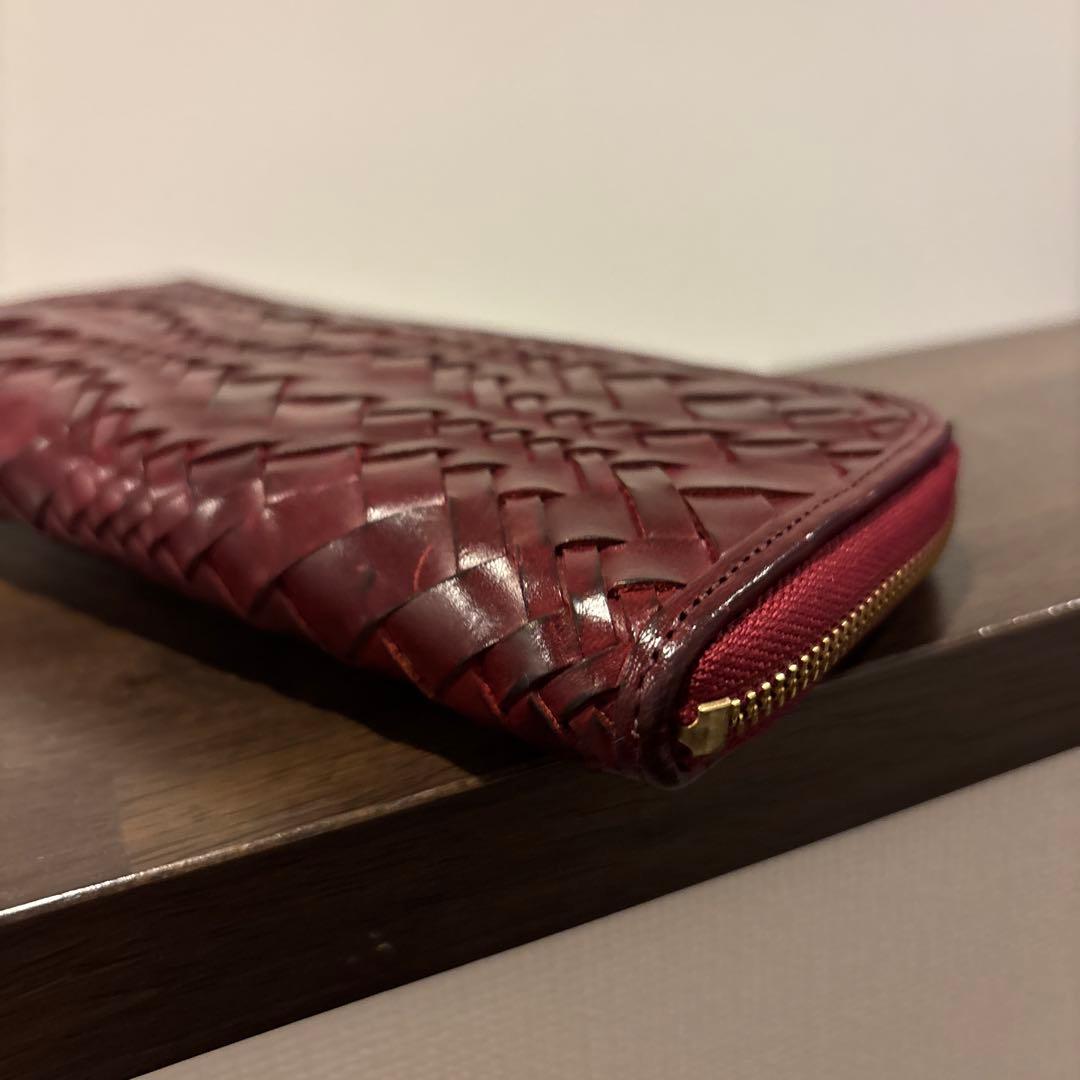 美品　イビサ　変わり編み　革メッシュ　長財布 沢山入ってとても丈夫　深めの赤